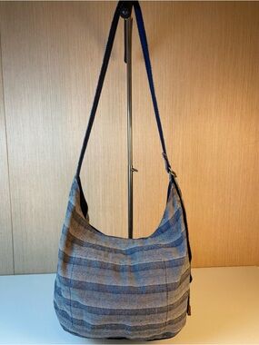Thirty-One Retro Metro Blue Striped Canvas Hobo Bag Adjustable Strap